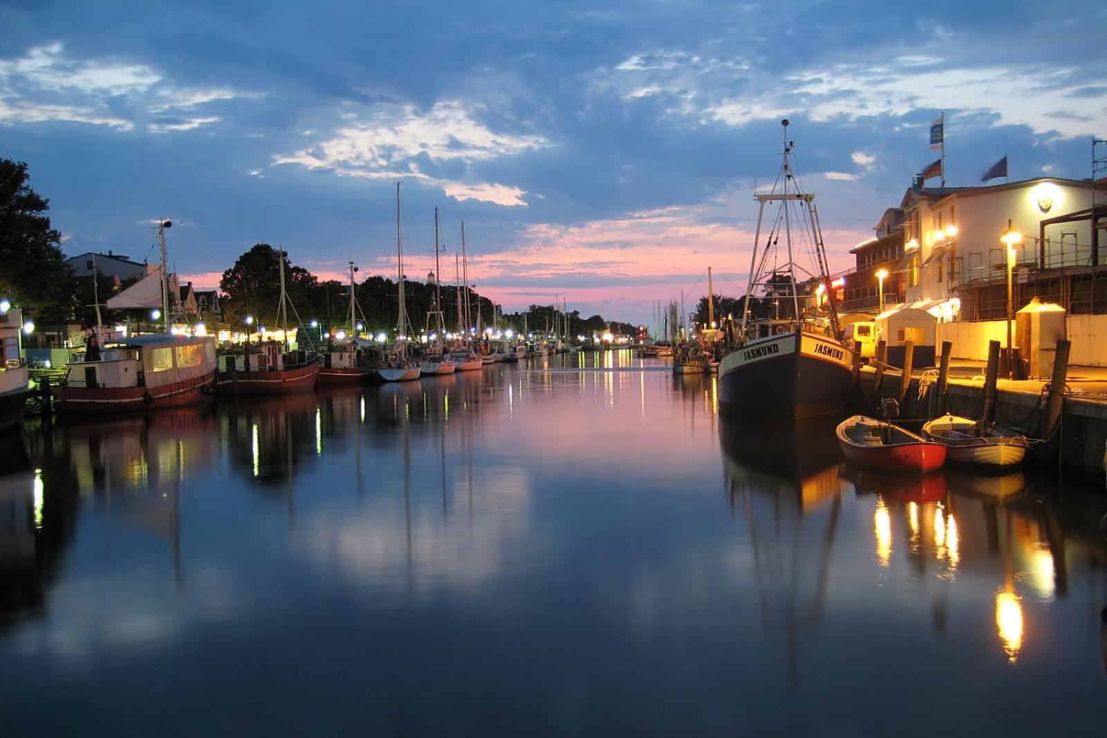Haus Vier Freunde, Vincent Lägenhet Rostock Exteriör bild